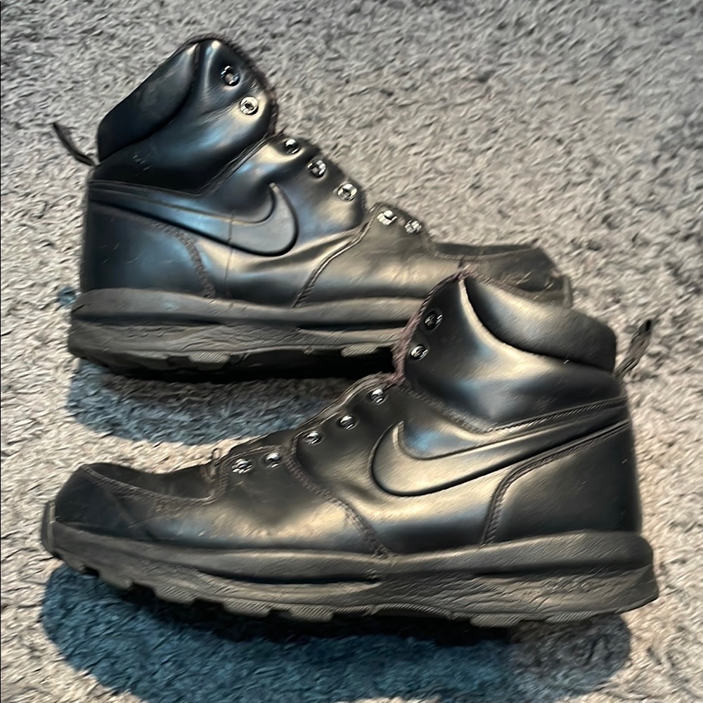 Nike acg manoa boots